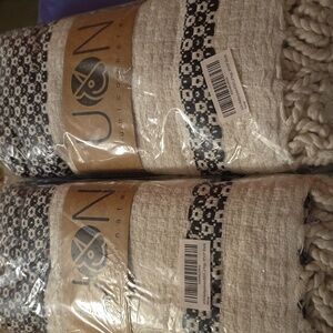 NWT Unicornate Beige and Black Turkish Towels (2 Per Pkg)) 39 X18"